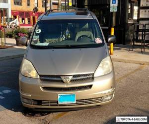 Item 2004 Toyota Sienna for Sale