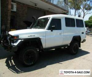 Item 2002 Toyota Landcruiser HZJ78R (4x4) 3 Seat White Manual 5sp M TroopCarrier for Sale