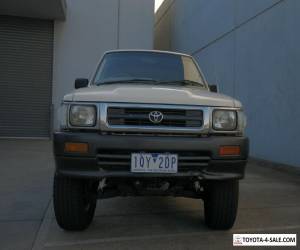 Item 1994 Toyota Hilux (4x4) Manual: Extra Cab P/up  for Sale