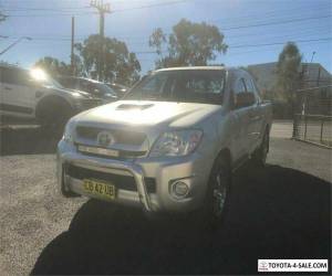 Item 2005 Toyota Hilux SR Silver Manual M Extracab for Sale