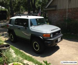 2013 Toyota FJ Cruiser White top grey body for Sale