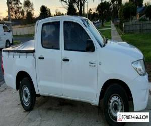 Item TOYOTA HILUX 2011 for Sale