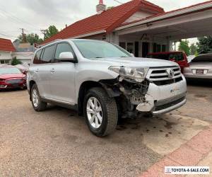 Item 2013 Toyota Highlander All-wheel Drive V6 for Sale